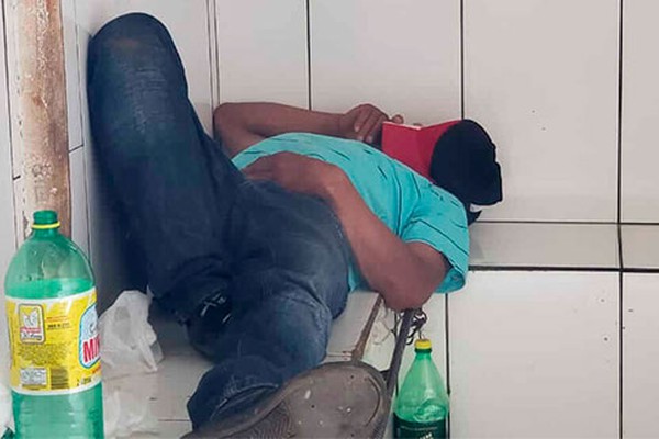 Homem é preso no momento em que tentava trocar faqueiros por drogas em Patos de Minas