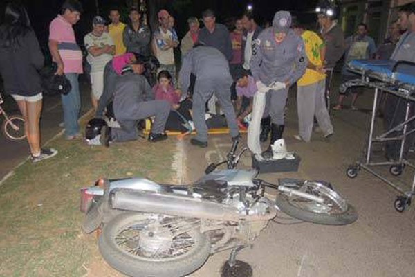 Condutora e passageira de motocicleta ficam gravemente feridas em acidente