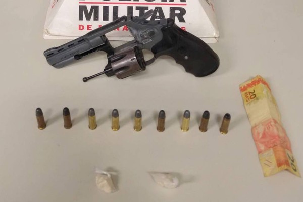 PM prende motorista com arma de fogo, cocaína e com sinais de embriaguez em Patrocínio