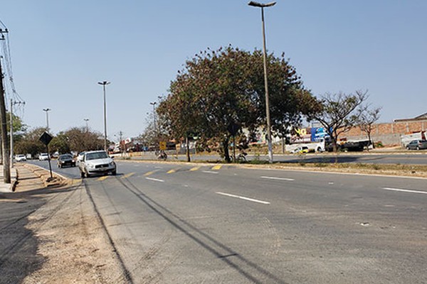 Obras na avenida J.K não atendem expectativa e trânsito no local continua intenso e perigoso