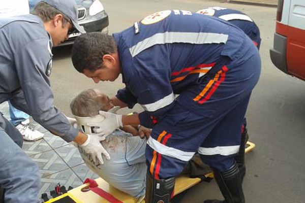 Após atropelamento de ciclista, moradores pedem providências para evitar novas batidas