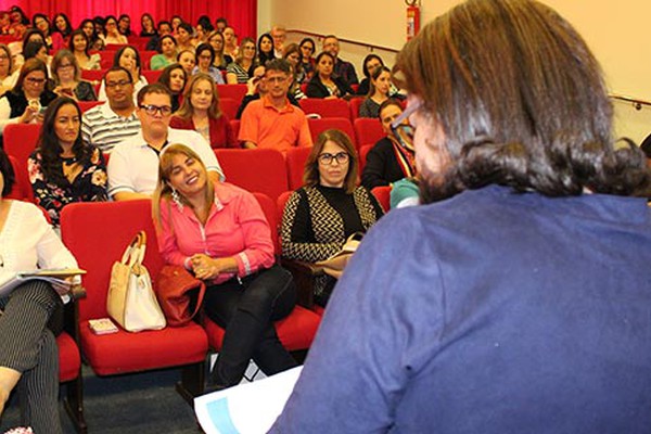 Uso da Tecnologia no ensino público é tema de encontro com diretores de escolas da região