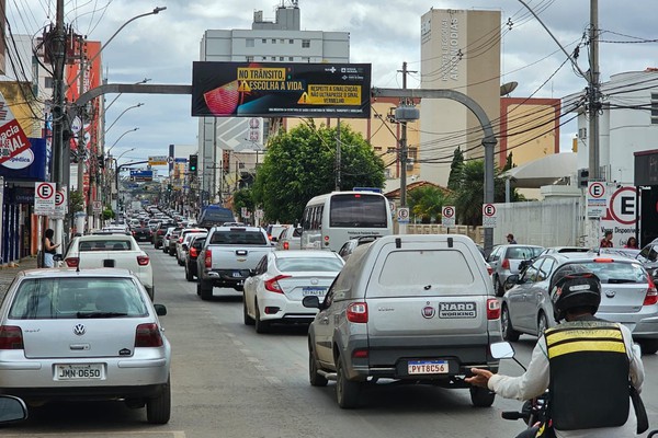 CRLV de 2023 para veículos com finais de placas 7,8,9 e 0 passa ser cobrado a partir do dia 1º