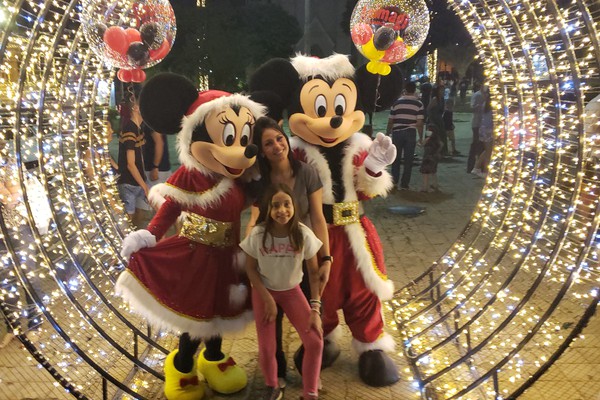 Renascer Natalino atrai milhares de pessoas; programação na praça termina na noite de hoje