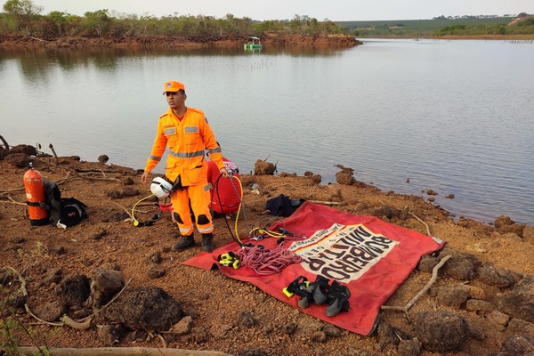 Corpo de Bombeiros realiza buscas por jovem que se afogou em represa de Carmo do Paranaíba