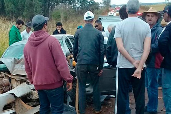 Uma pessoa morre e outra fica ferida em grave acidente na MG 230 em Rio Paranaíba