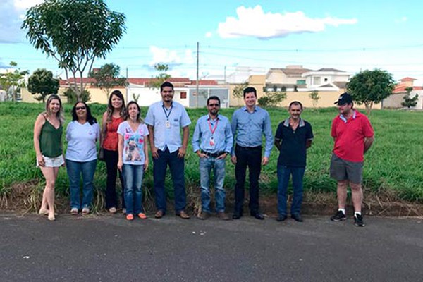 Após reclamação de mau cheiro, moradores do Copacabana ganham parceria com a Copasa