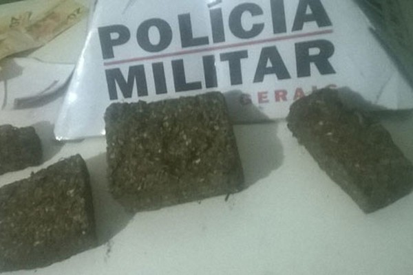 PM apreende porções de maconha e leva 3 adolescentes para a delegacia no fim de semana