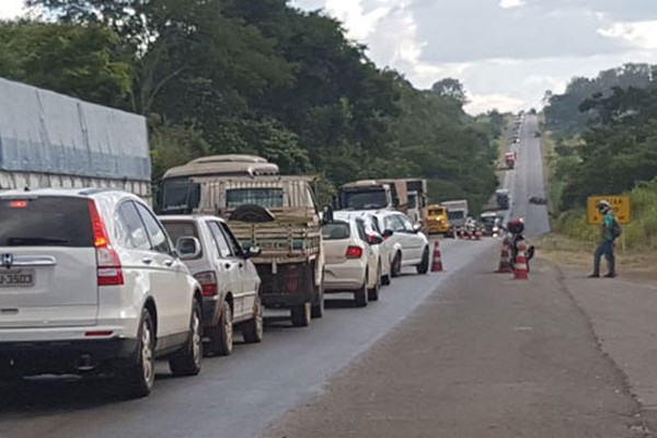 Reparos na BR 365 podem deixar a viagem de carnaval mais lenta para os foliões da região