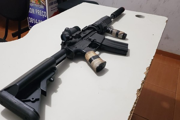 Morador é preso após atirar com arma de Airsoft em vizinhos de condomínio em Patos de Minas