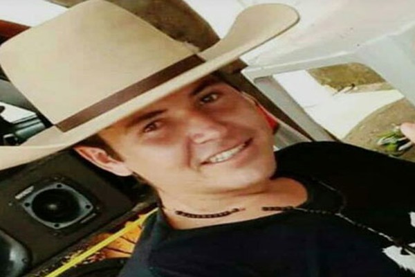 Jovem morre após capotar veículo em estrada rural no município de Lagamar