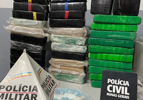 Polícias Civil e Militar interceptam carro com grande quantidade de drogas, em Patos de Minas