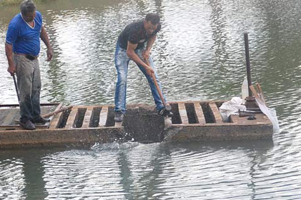 Água da Lagoa Grande começa a ser drenada para início da obra de revitalização