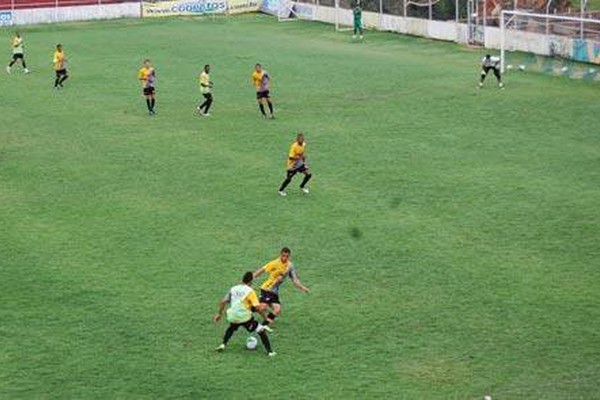 Mamoré faz 1º coletivo e técnico começa a montar equipe para a estreia