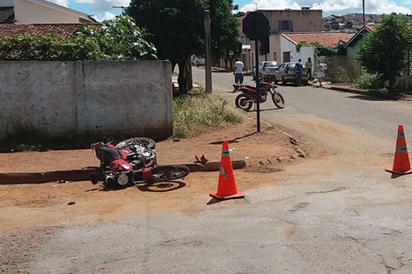 Vídeo de acidente mostra condutora que teve traumatismo craniano avançando parada no Vila Garcia