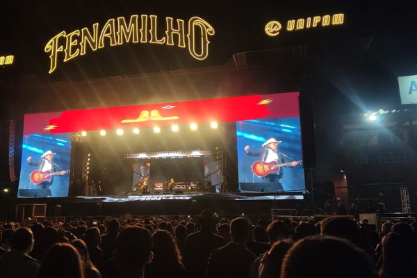 Em parceria com Zé Ramalho, Chitãozinho e Xororó apresentam "Sinônimos" na Fenamilho; veja ao vivo