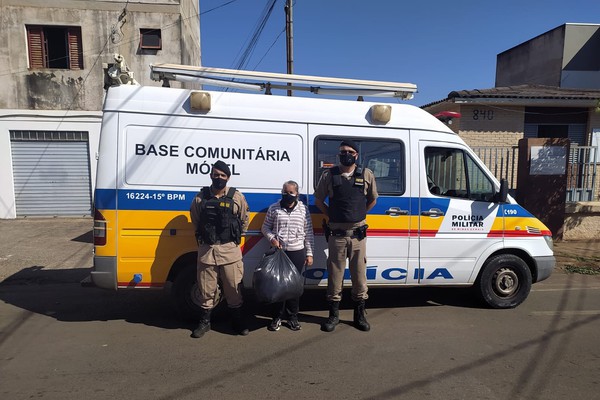 Polícia Militar de Patos de Minas começa entrega de agasalhos arrecadados em campanha