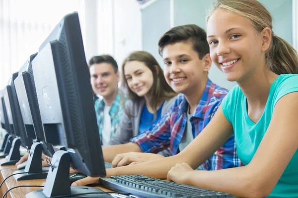 Último dia de pré-inscrição para novas turmas de cursos de informática do Promam 5;0