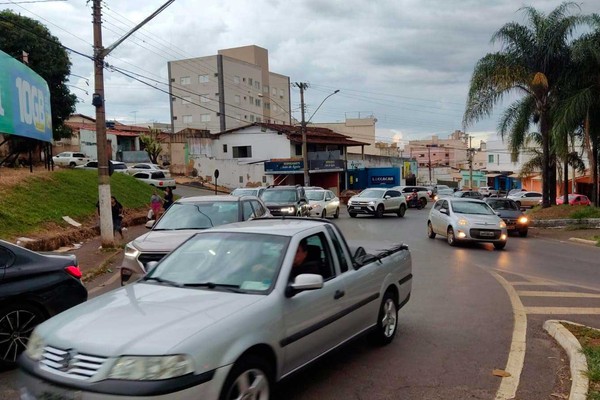 Prefeito Falcão quer contratar empresa de renome para consertar o trânsito de Patos de Minas