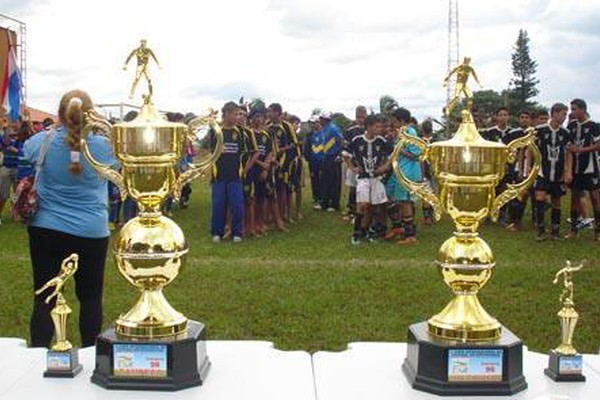 Equipe patense de futebol é campeã invicta de competição internacional em SP