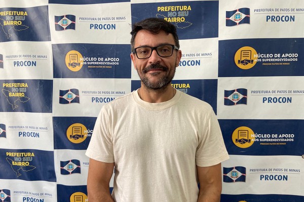 Consumidores caem em pressão de corretores e assinam contratos caros durante as férias, alerta Procon