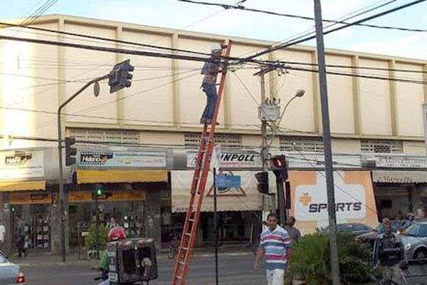 Equipamentos do projeto Olho Vivo começam a ser instalados em Patos de Minas