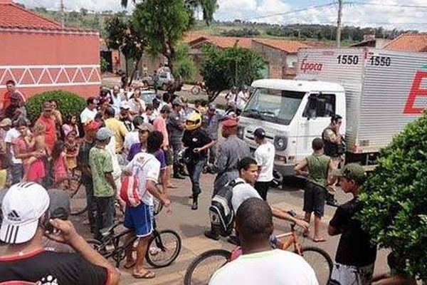 Motociclista que bateu em caminhão no Jardim Esperança não resiste aos ferimentos