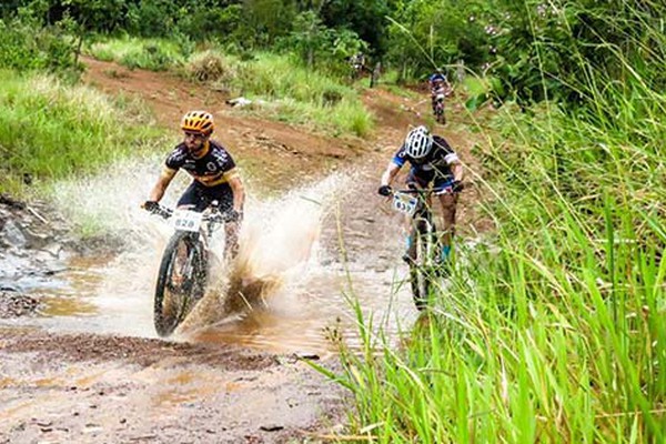 Equipe de ciclistas de Patos de Minas faz bonito na Copa Triângulo de Mountain Bike