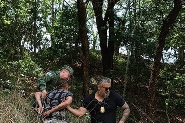 Fugitivo da Penitenciária de Carmo do Paranaíba é capturado em cima de árvore próximo a Arapuá