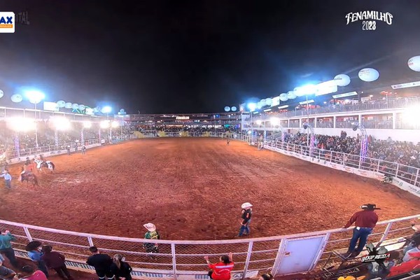 Montarias em cavalo animam a Fenamilho no início da noite deste sábado; veja ao vivo