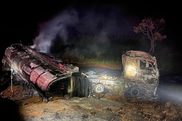 Acidente com carreta de combustível deixa motorista carbonizado; pista liberada às 8 horas