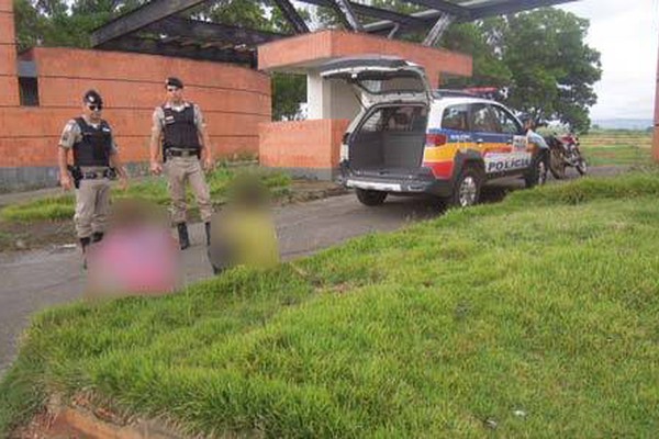 PM flagra garoto de 12 anos em condomínio abandonado com moto furtada