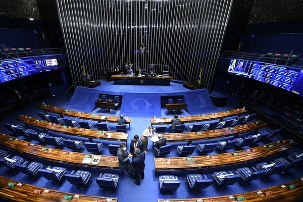 Senado aprova PEC da Transição