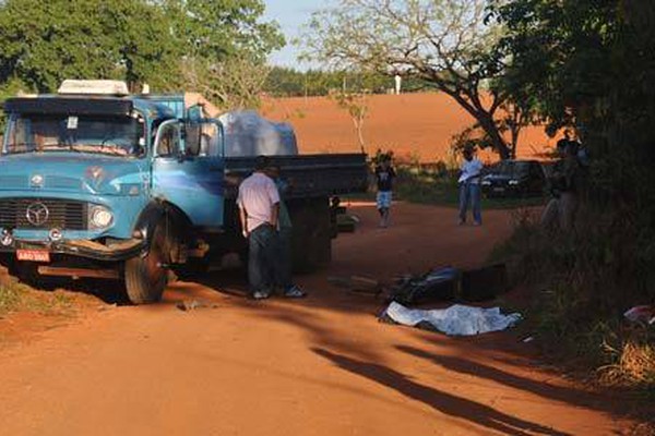 Motociclista morre ao bater de frente com caminhão na Comunidade de Contendas