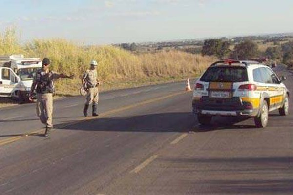 PM intensifica policiamento nas rodovias no feriadão da Semana Santa