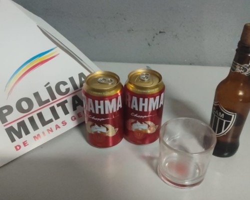 Condutor é preso por embriaguez ao volante após causar confusão e esbarrar em carro estacionado em Patos de Minas