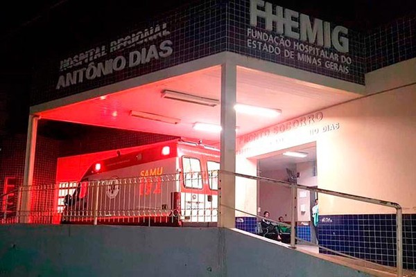 Jovem é esfaqueado ao desembarcar de ônibus e diz que foi vítima de emboscada por ciúmes