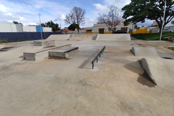 Obras na pista de skate estão atrasadas; prefeitura faz alerta de uso antes da inauguração