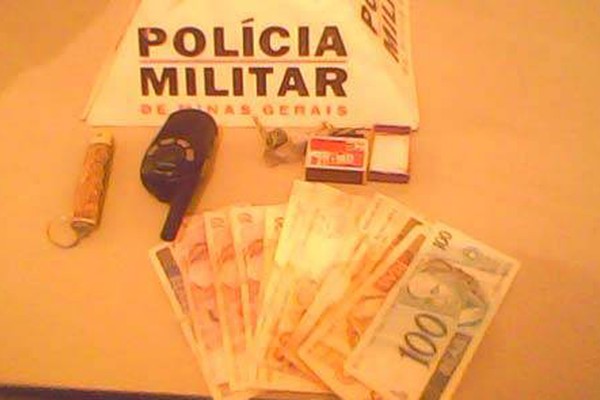 PM apreende droga, rádio transmissor e dois menores em Serra do Salitre