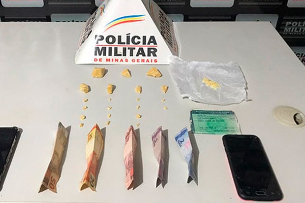 PM prende casal após encontrar droga em parte íntima de mulher em Patrocínio