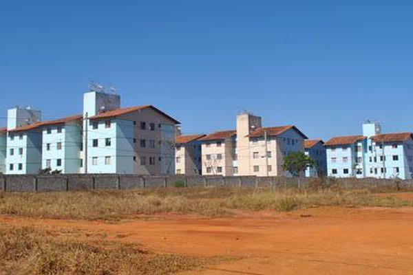 Homem pula do 3º andar de prédio para fugir do namorado da companheira