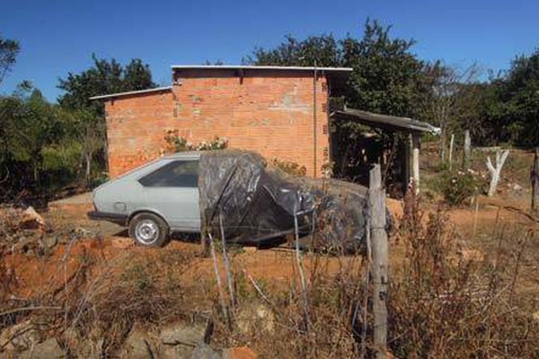 Enquanto desocupação não sai, novas invasões ocorrem em áreas de risco