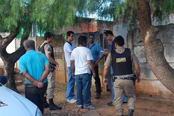 Homem é encontrado morto dentro de casa no Bairro Vila Rosa