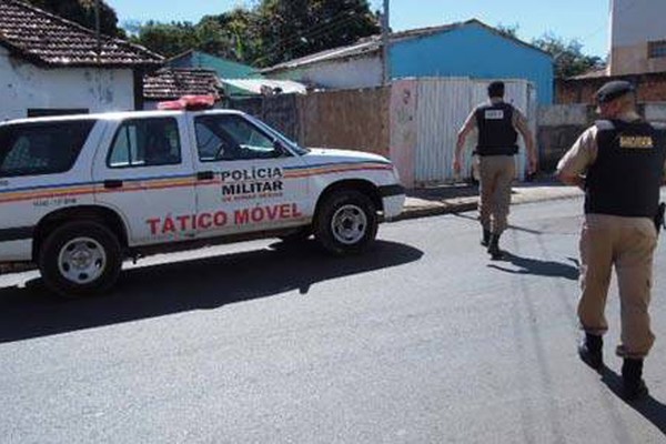 Mulher furta após ter dinheiro de prostituição levado por traficante
