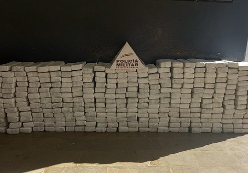 Polícia Militar prende homem com 320 barras de maconha em Patos de Minas