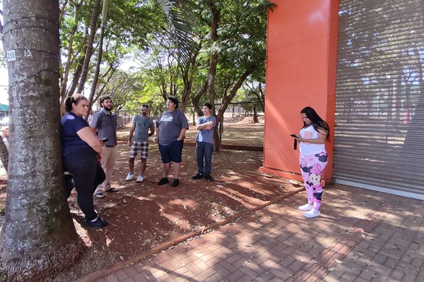 Candidatos a vagas da Prefeitura ficam revoltados ao se depararem com portões fechados em Patos de Minas