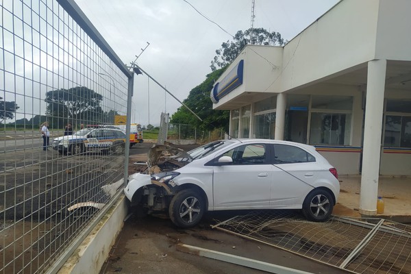 Motorista com sinais de embriaguez é preso na BR 354 após bater no posto da Polícia Militar Rodoviária