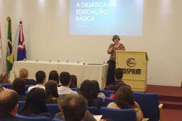 Abertura do Encontro de História e Pedagogia atrai grande público