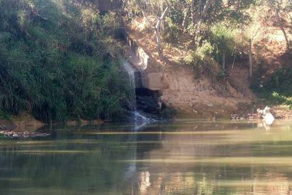 Cobrança da Taxa de Esgoto completa 5 anos, mas poluição no Rio Paranaíba continua