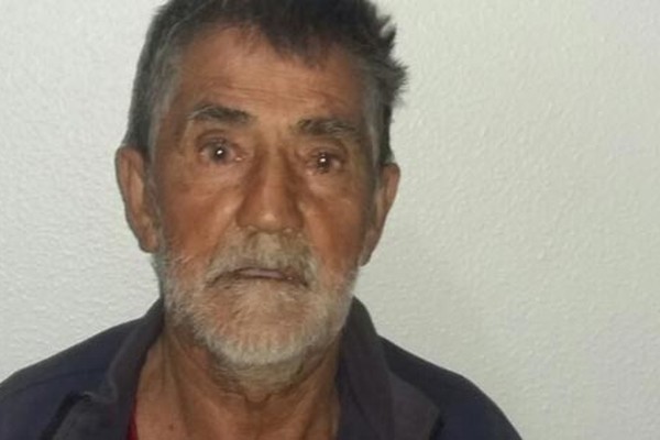 Idoso de 71 anos é flagrado por vizinhos com garotinha de oito anos nua em lote vago